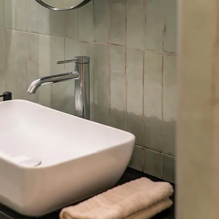 Sip 7 Fancy Near Synagogue * Budapest